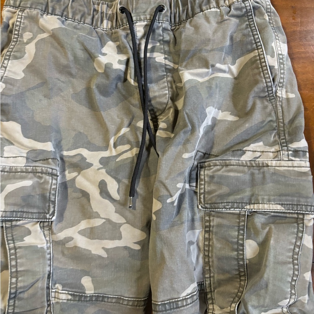 Men’s size small modern jogger cargo pants